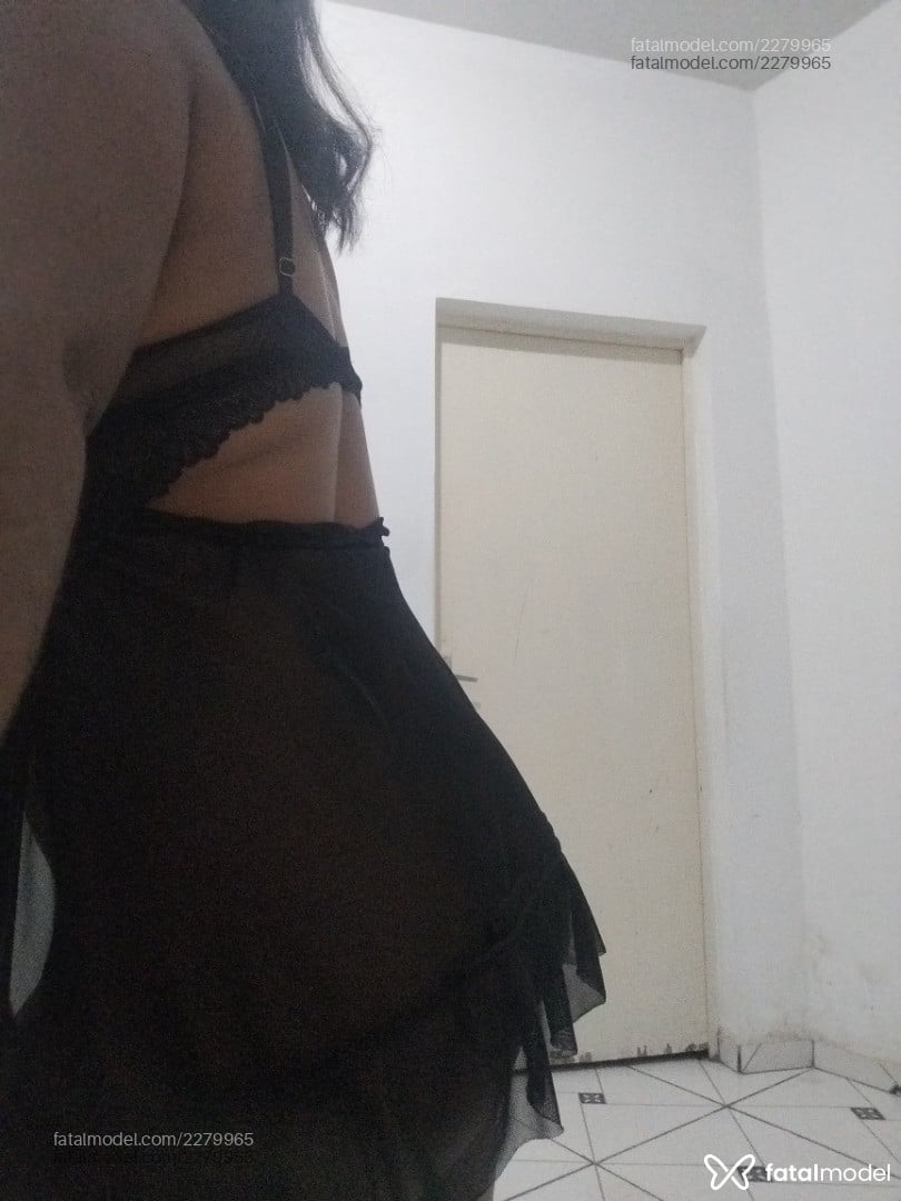 Acompanhante mulher com cabelo castanho de olhos castanhos - Luanna