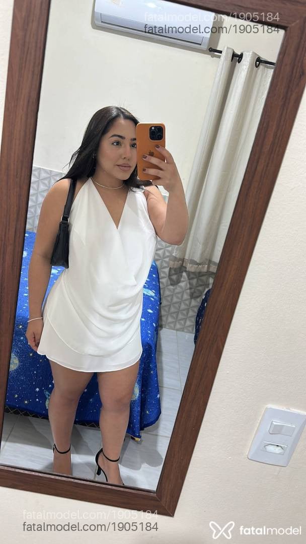 Acompanhante mulher com cabelo castanho de olhos castanhos - Gabriella Lopes