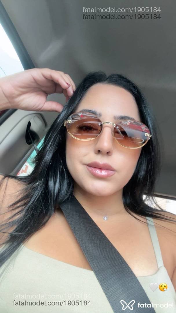 Acompanhante mulher com cabelo castanho de olhos castanhos - Gabriella Lopes