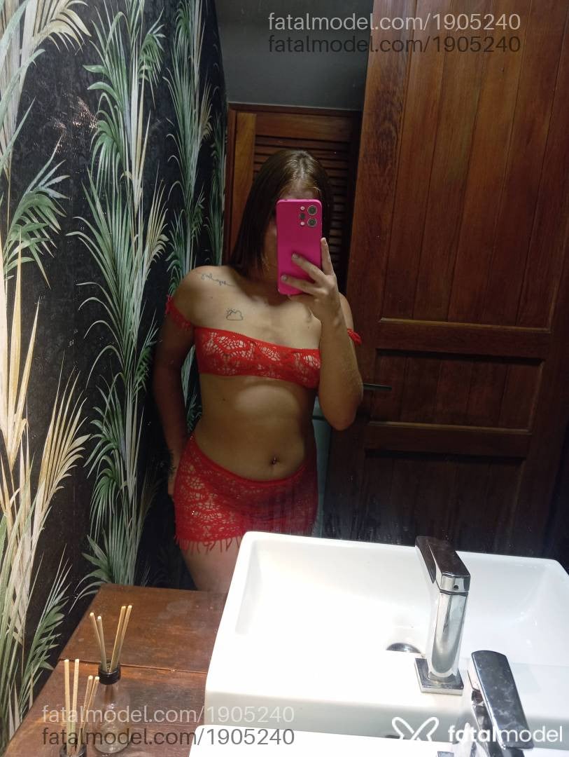 Acompanhante mulher loira (o) de olhos verdes em Itajaí - Leticia Campos