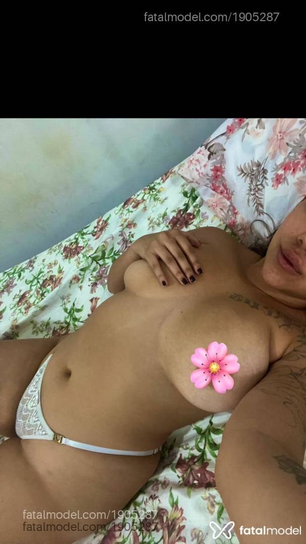 Acompanhante mulher com cabelo castanho de olhos castanhos - Melissa