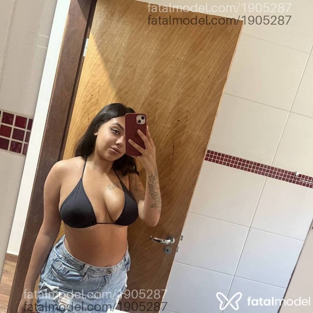 Acompanhante mulher com cabelo castanho de olhos castanhos em Rio Claro - Melissa