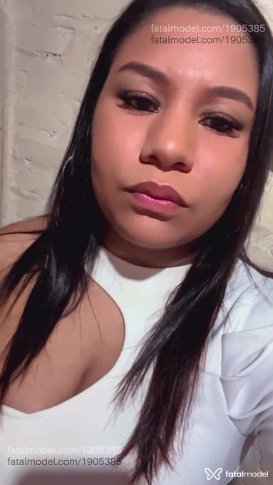 Acompanhante mulher morena (o) de olhos mel - Anna Índiia Acompanhante mulher morena (o) de olhos mel - Anna Índiia