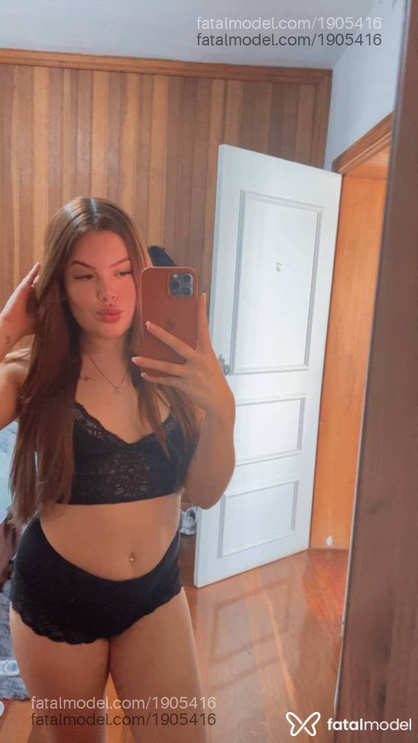 Acompanhante mulher com cabelo castanho de olhos castanhos - Karla