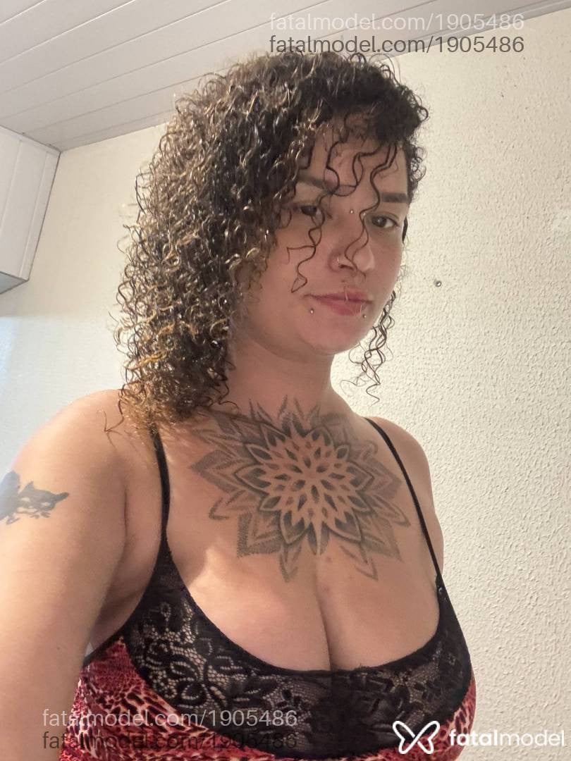 Acompanhante mulher loira (o) de olhos castanhos - Verônica Cascavel