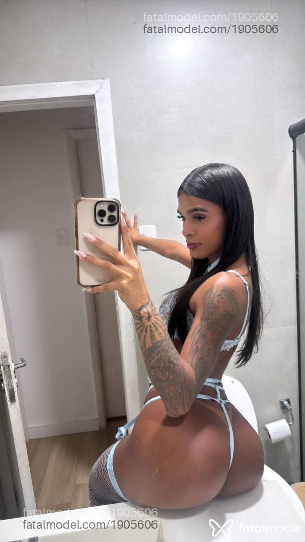 Acompanhante mulher trans morena (o) de olhos castanhos - Brenda Eloísa