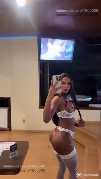 Acompanhante mulher trans morena (o) de olhos castanhos em Americana Acompanhante mulher trans morena (o) de olhos castanhos em Americana - Brenda Eloísa