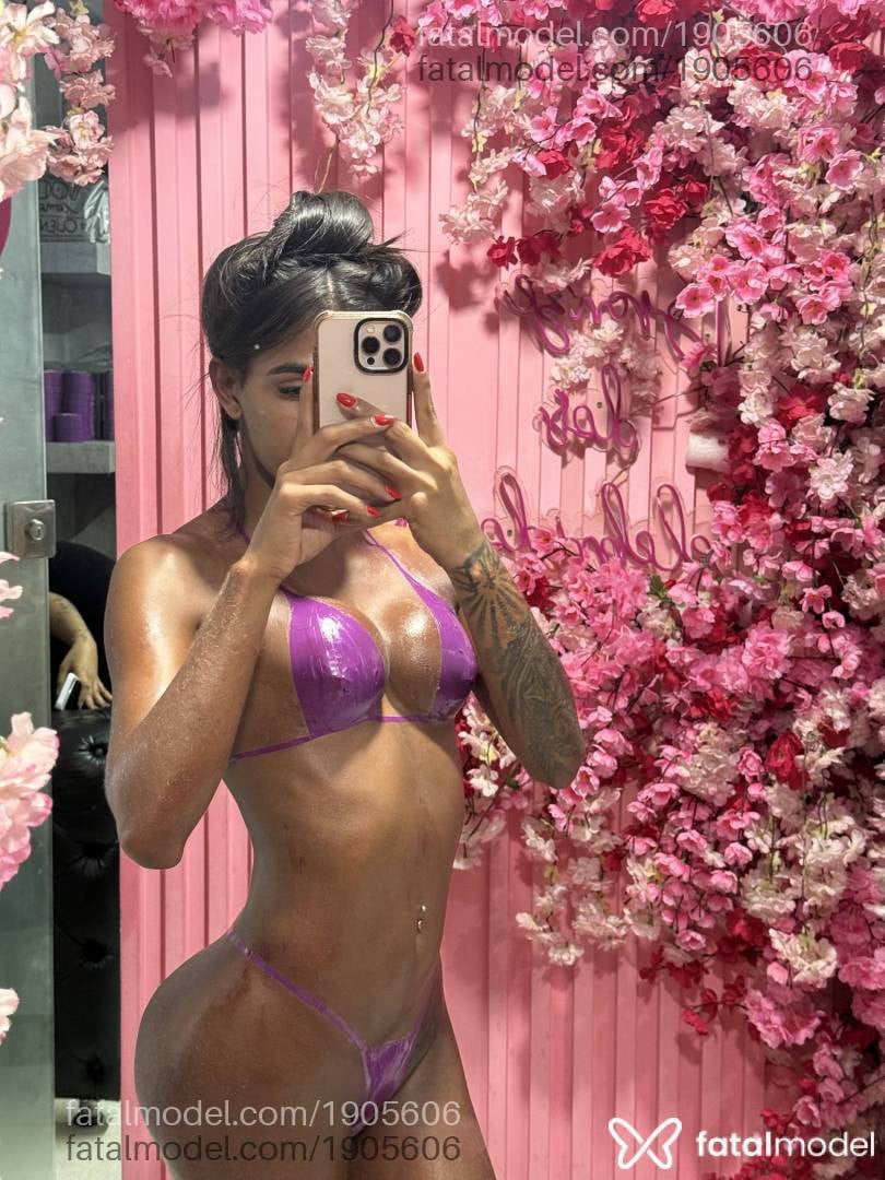 Acompanhante mulher trans morena (o) de olhos castanhos - Brenda Eloísa