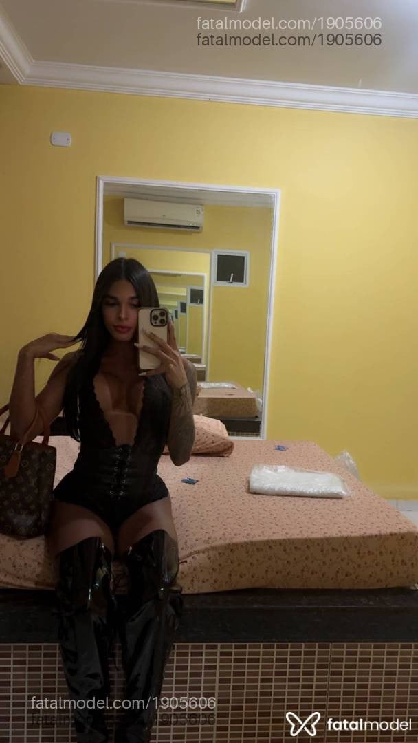 Acompanhante mulher trans morena (o) de olhos castanhos - Brenda Eloísa