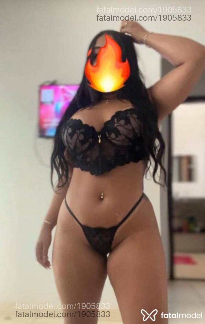 Acompanhante mulher morena (o) de olhos pretos - Brenda Almeida