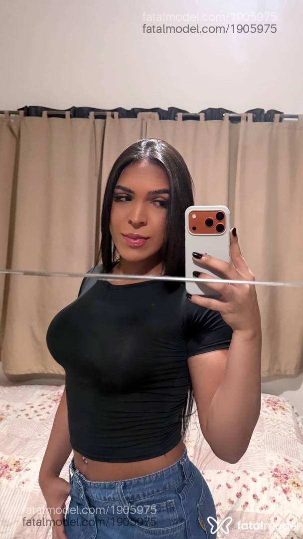 Acompanhante mulher trans morena (o) de olhos castanhos - Ayarla