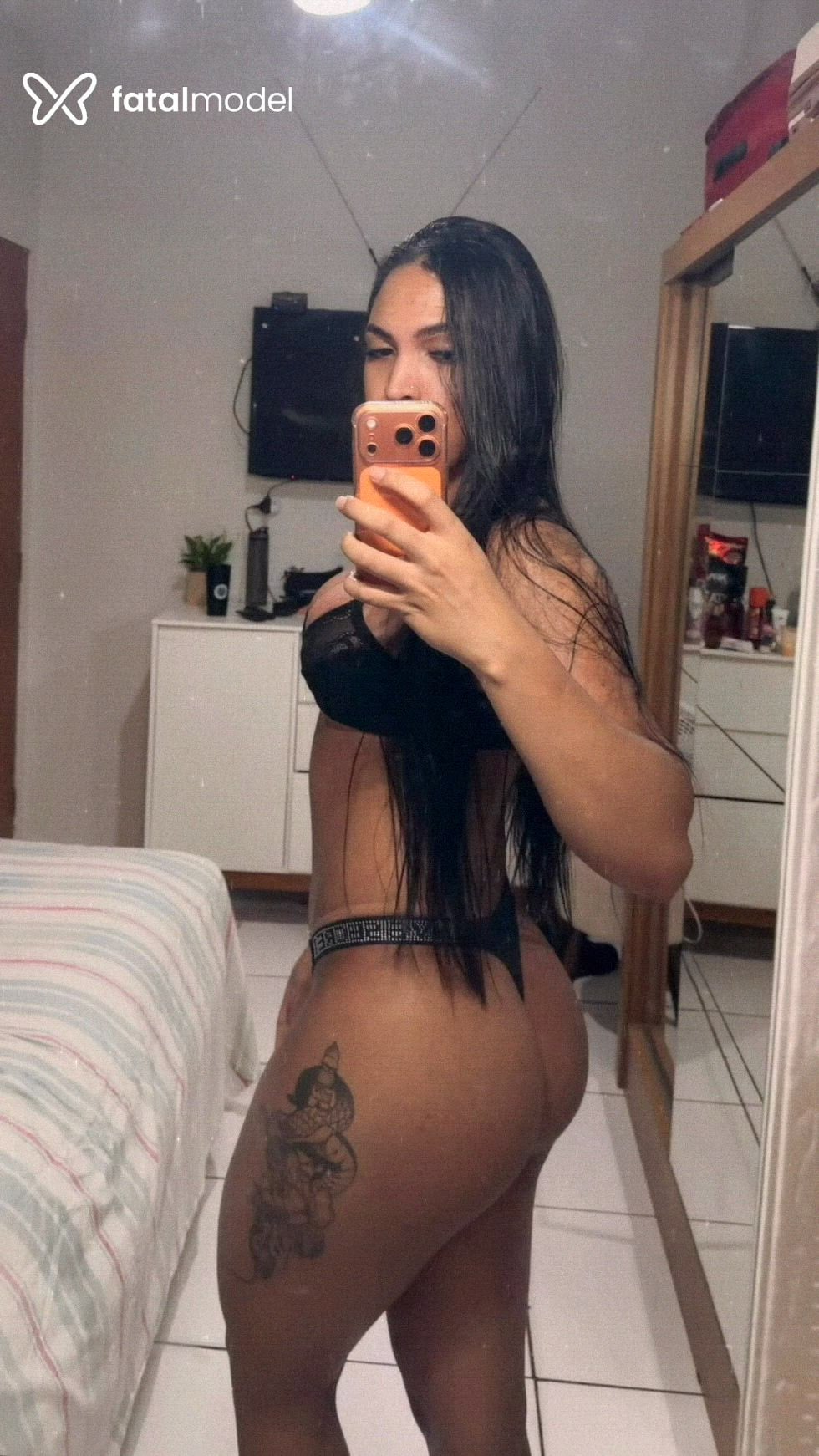 Acompanhante mulher trans morena (o) de olhos castanhos - Ayarla