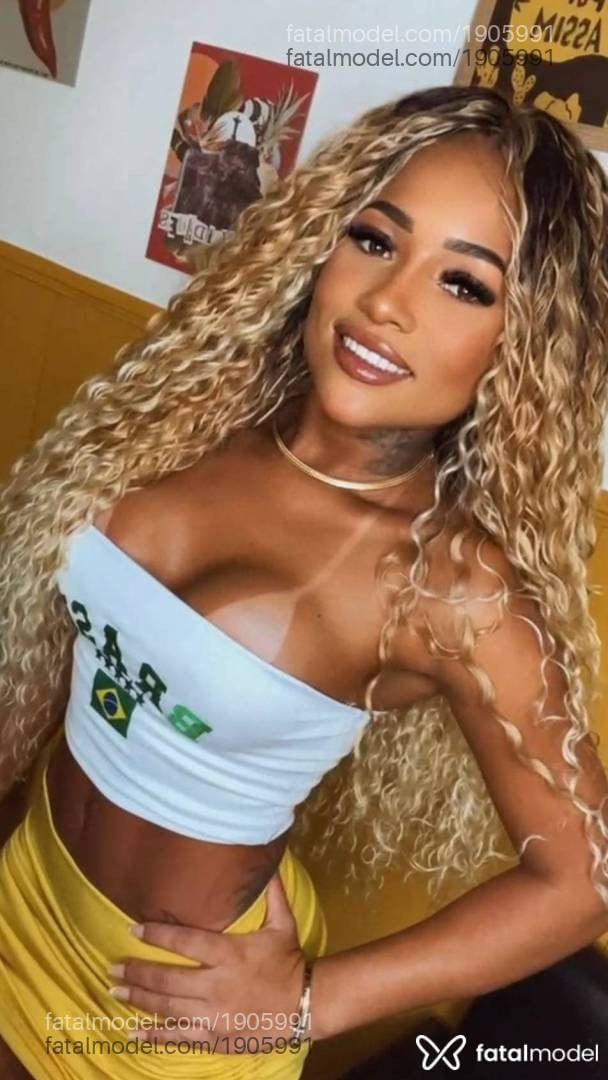 Acompanhante mulher loira (o) de olhos castanhos em Campo Grande - Beatriz