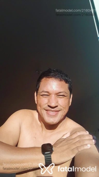 Acompanhante homem morena (o) de olhos pretos - Indio Acompanhante homem morena (o) de olhos pretos - Indio