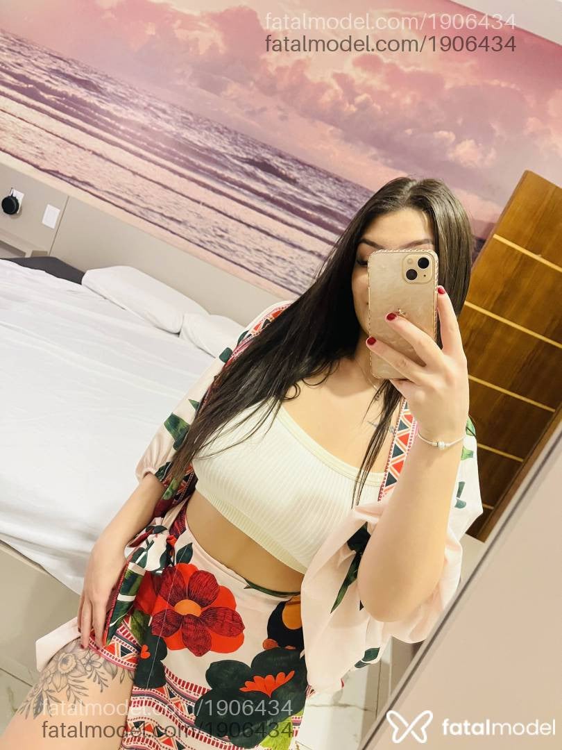 Acompanhante mulher com cabelo castanho de olhos castanhos - Eloa Vargas