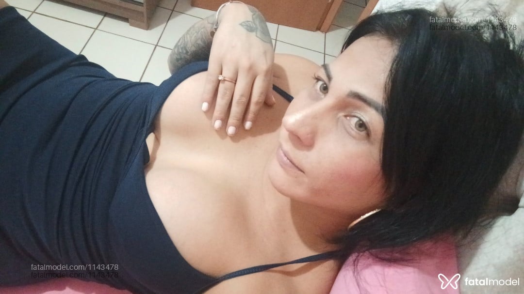 Acompanhante travesti morena (o) de olhos verdes em Nova Mutum - Karol Dias