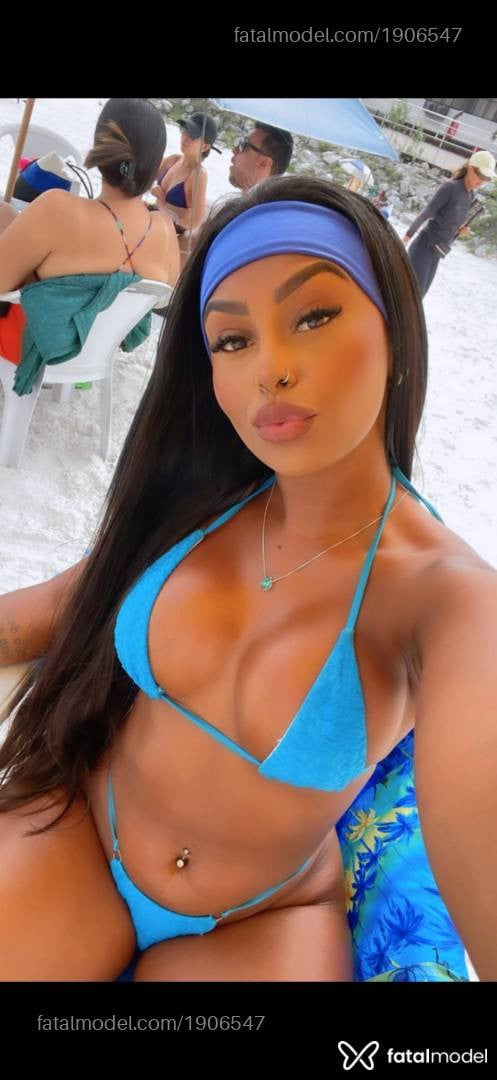 Acompanhante mulher morena (o) de olhos pretos - Lua