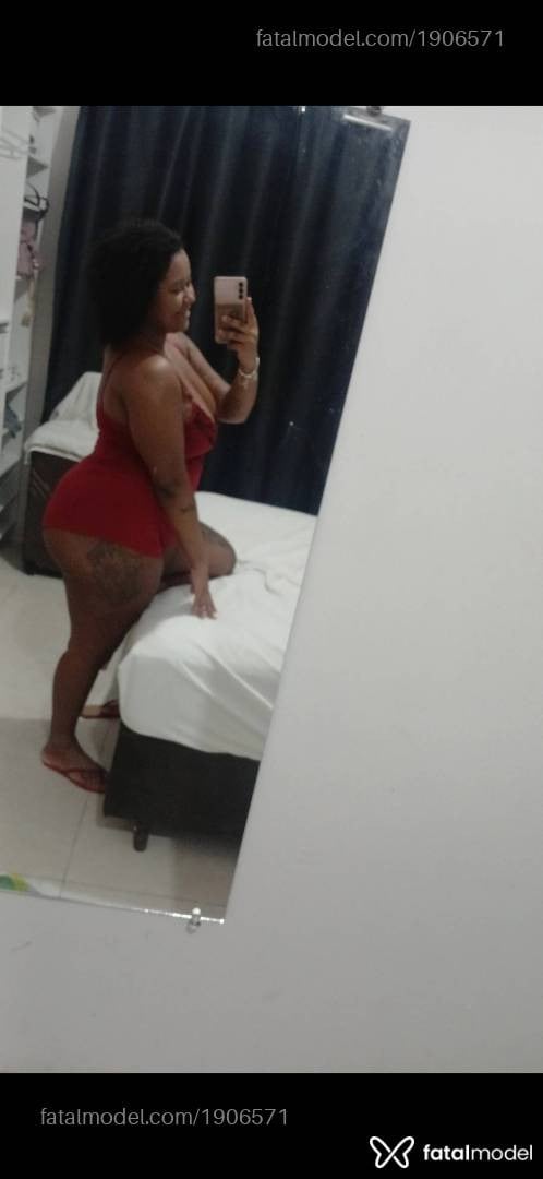 Acompanhante mulher morena (o) de olhos pretos - Luiza