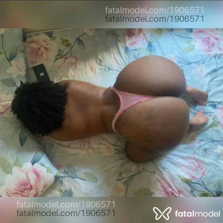 Acompanhante mulher morena (o) de olhos pretos - Luiza