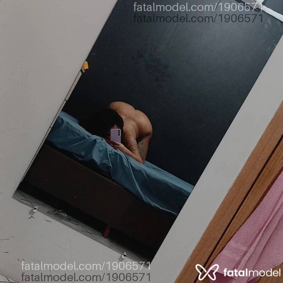 Acompanhante mulher morena (o) de olhos pretos - Luiza