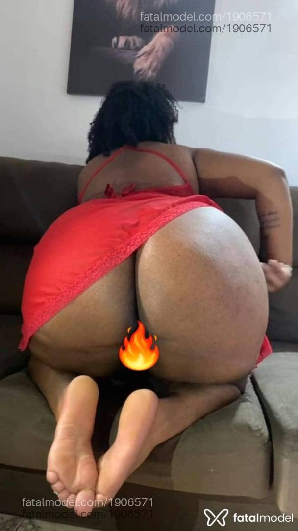 Acompanhante mulher morena (o) de olhos pretos - Luiza