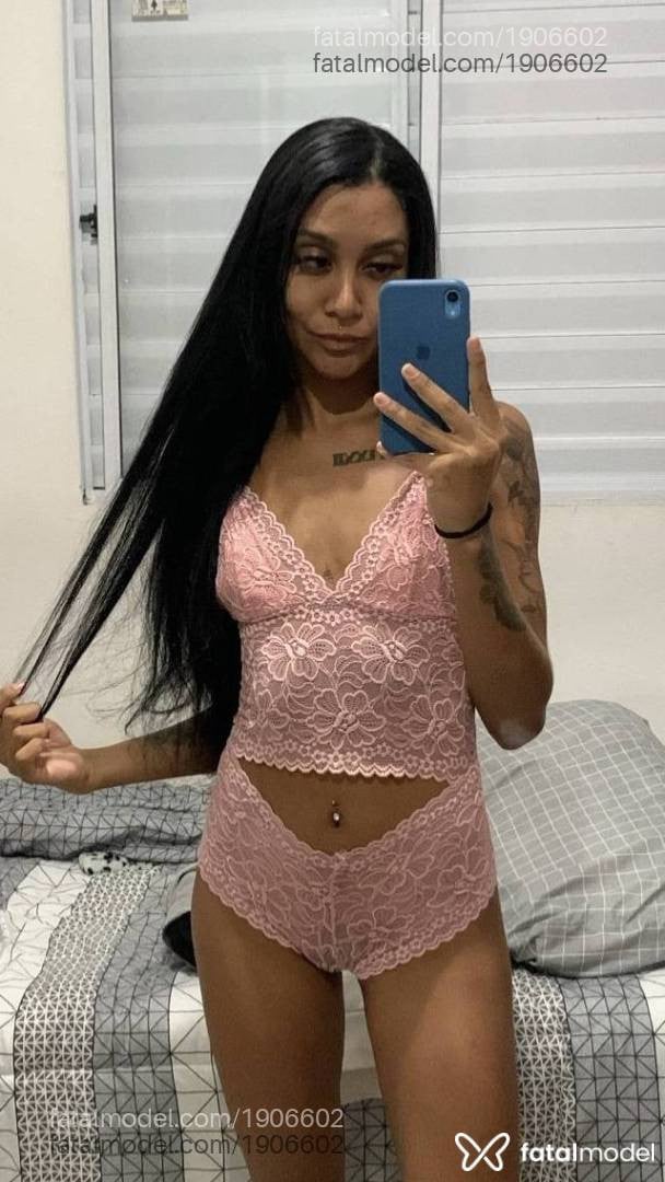 Acompanhante mulher com cabelo castanho de olhos castanhos em Capelinha - Natasha Santos