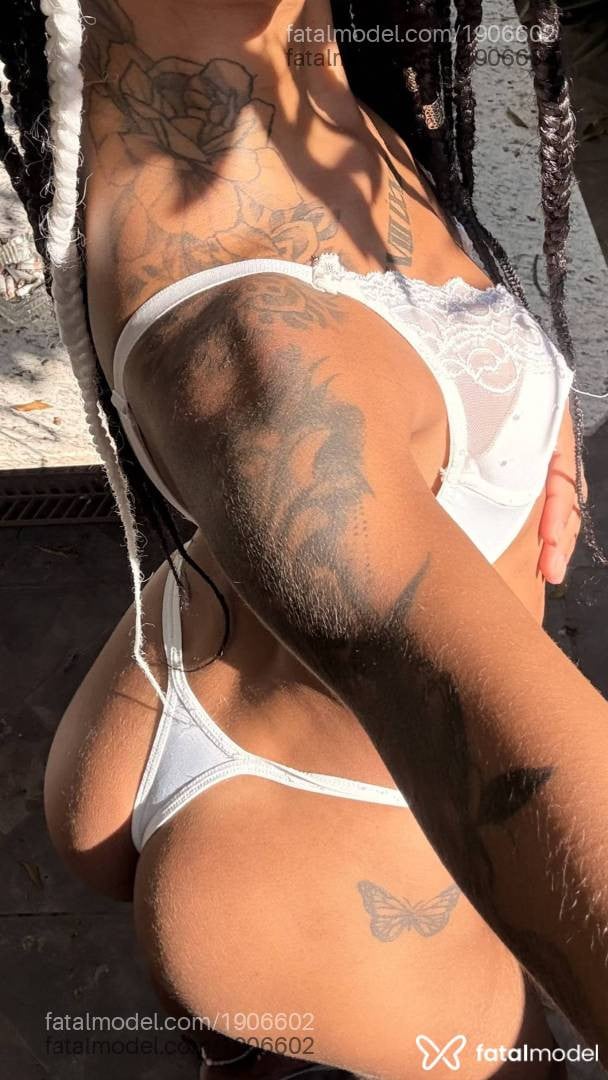 Acompanhante mulher com cabelo castanho de olhos castanhos em Capelinha - Natasha Santos
