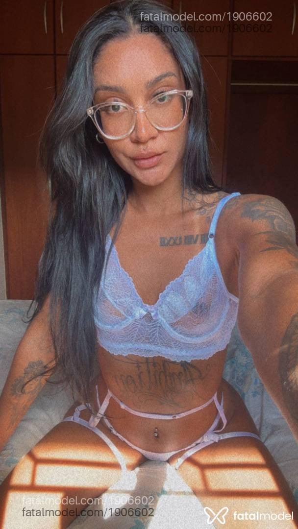 Acompanhante mulher com cabelo castanho de olhos castanhos - Natasha Santos