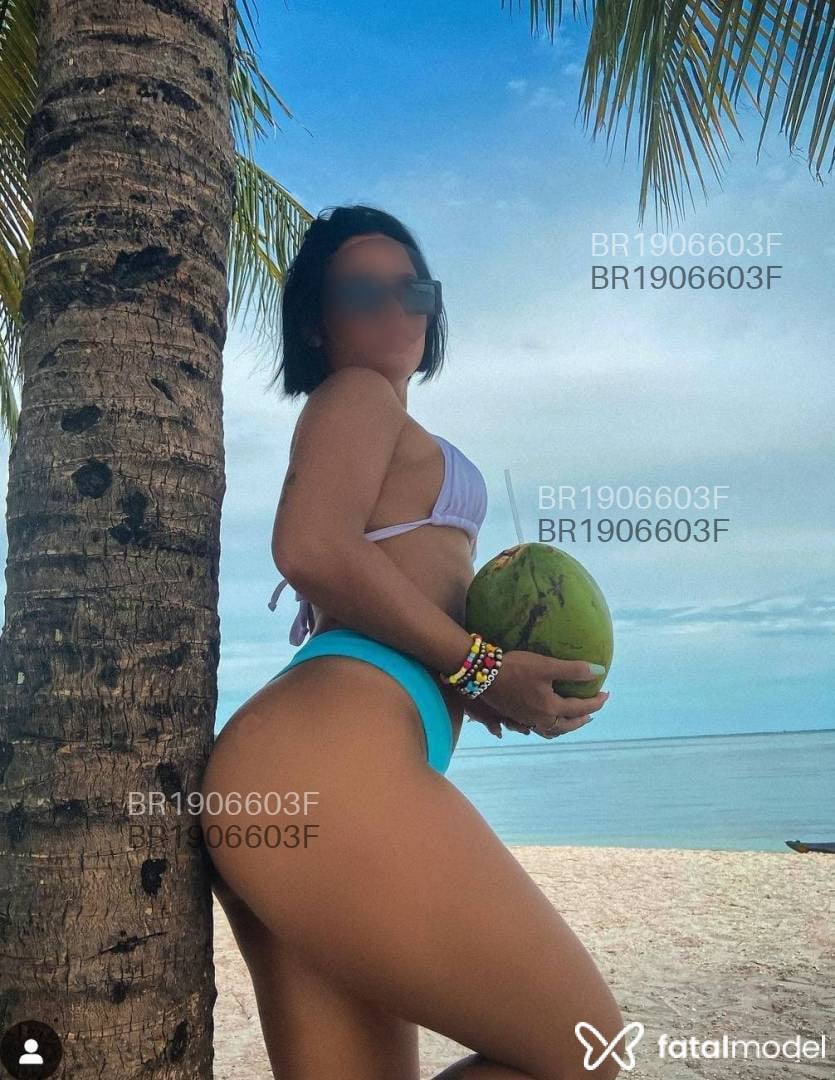 Acompanhante mulher com cabelo castanho de olhos castanhos em Rio das Ostras Acompanhante mulher com cabelo castanho de olhos castanhos em Rio das Ostras - Melissa
