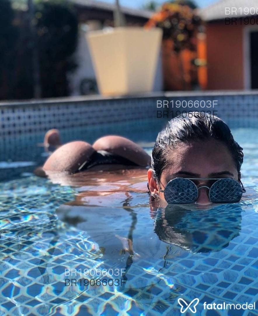 Acompanhante mulher com cabelo castanho de olhos castanhos em Rio das Ostras - Melissa