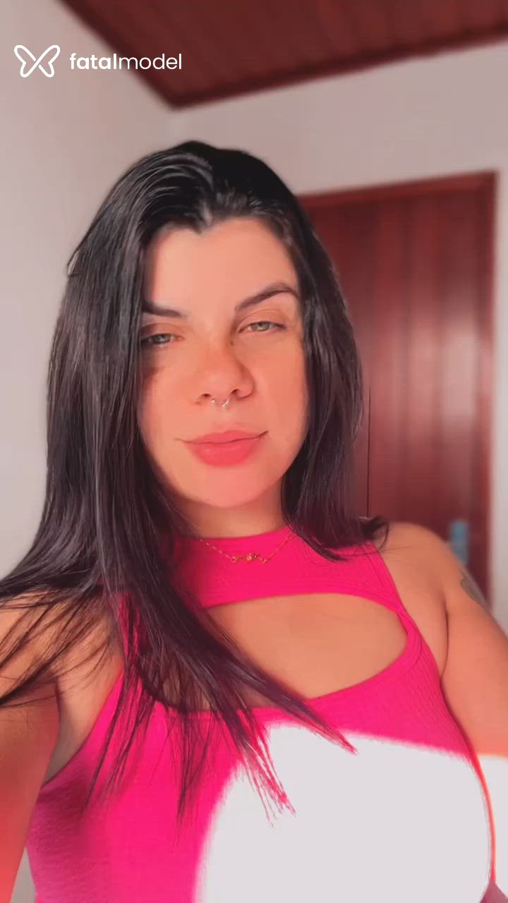 Acompanhante mulher ruiva (o) de olhos verdes - Vic Ferraz