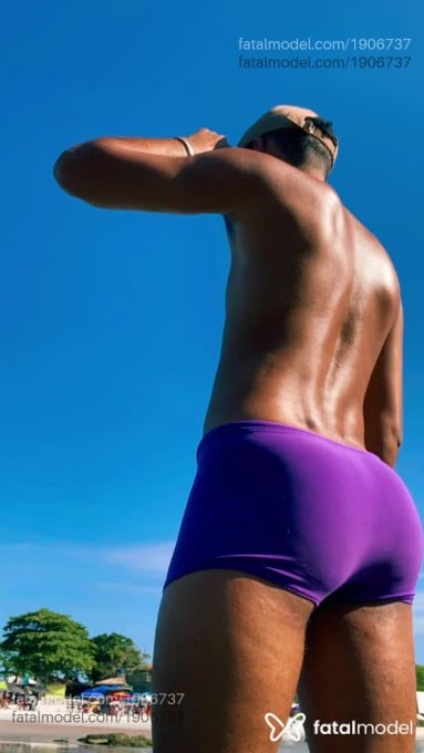 Acompanhante homem com cabelo castanho de olhos castanhos em Rio de Janeiro Acompanhante homem com cabelo castanho de olhos castanhos em Rio de Janeiro - Lucas