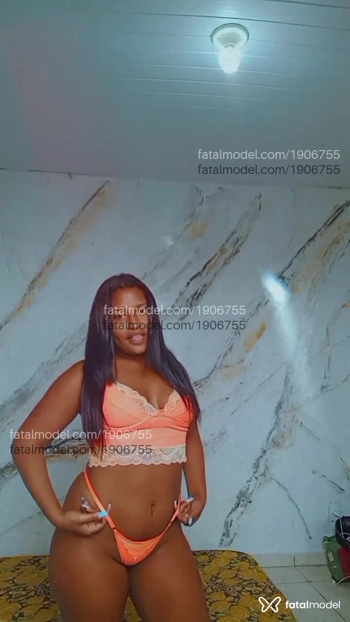 Acompanhante mulher morena (o) de olhos castanhos em Nova Serrana - Rayssa