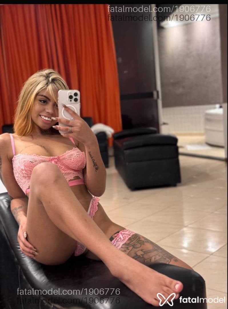 Acompanhante mulher morena (o) de olhos mel - Bella