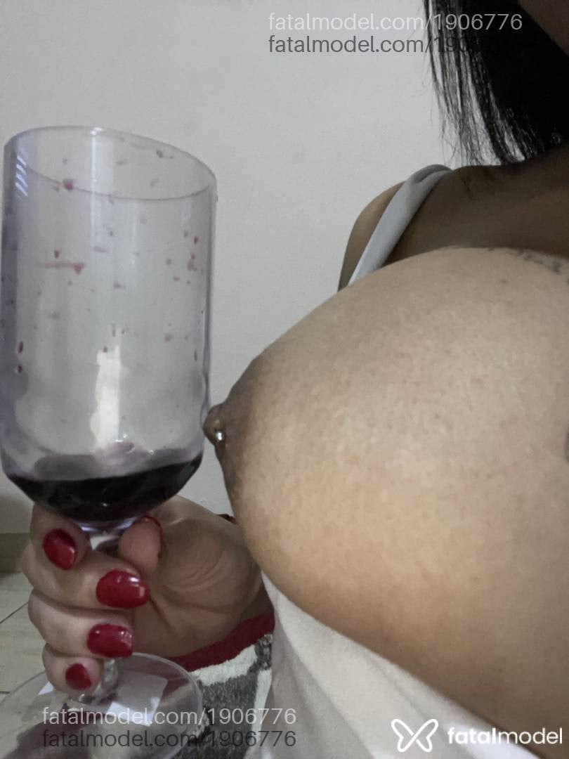 Acompanhante mulher morena (o) de olhos mel - Bella