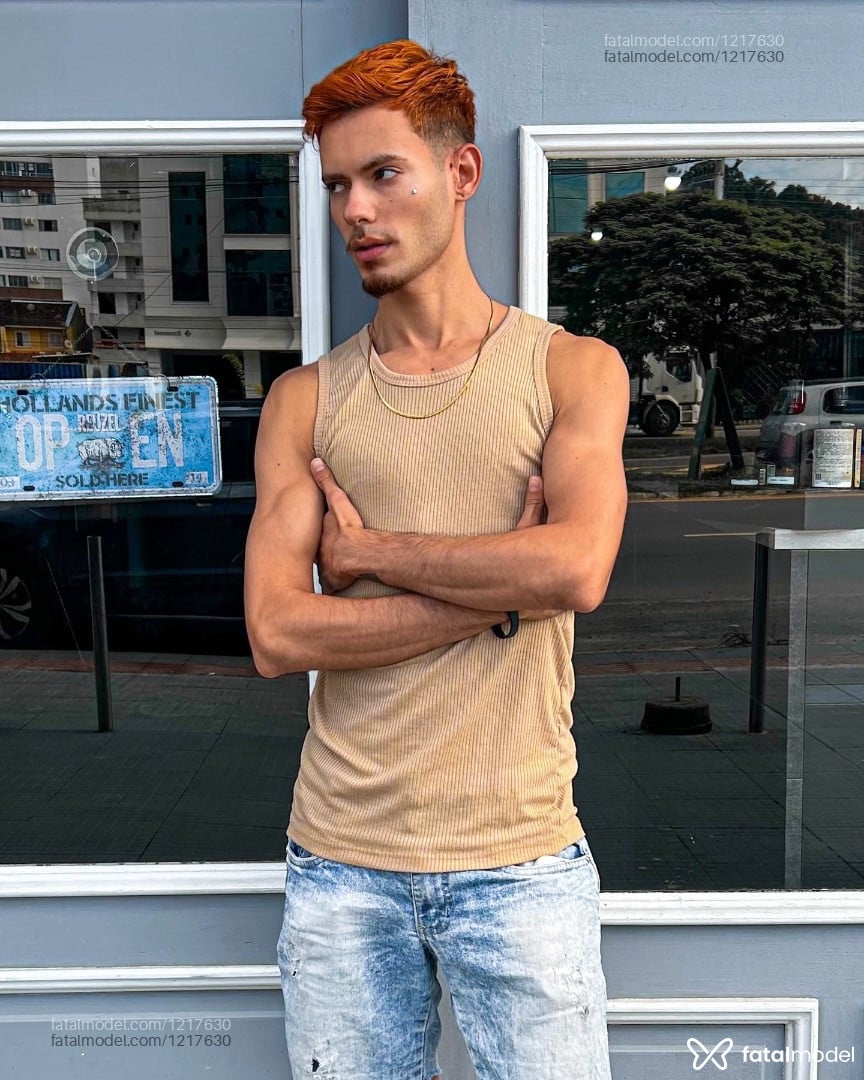 Acompanhante homem ruiva (o) de olhos castanhos em São Borja Acompanhante homem ruiva (o) de olhos castanhos em São Borja - Heitor Baumann