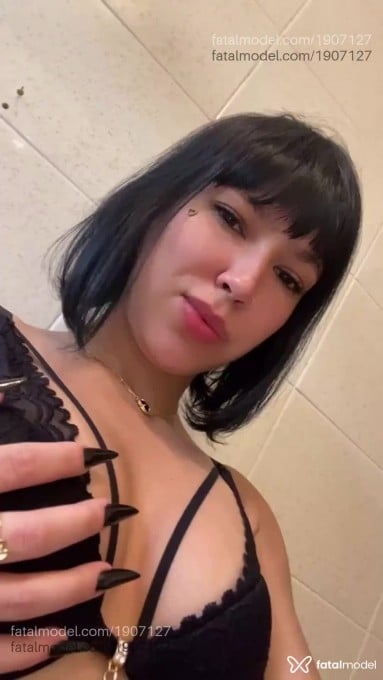 Acompanhante mulher morena (o) de olhos castanhos em Balneário Camboriú Acompanhante mulher morena (o) de olhos castanhos em Balneário Camboriú - Gabrieli