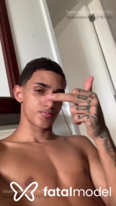 Acompanhante homem com cabelo castanho de olhos pretos em Rio de Janeiro - Richard