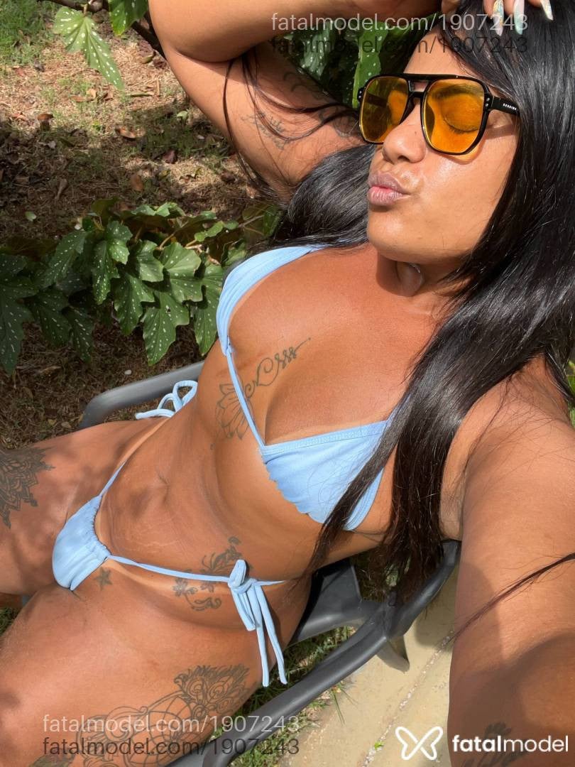 Acompanhante mulher morena (o) de olhos castanhos - Mônica