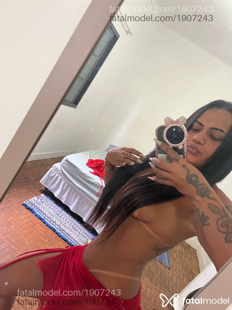 Acompanhante mulher morena (o) de olhos castanhos - Mônica