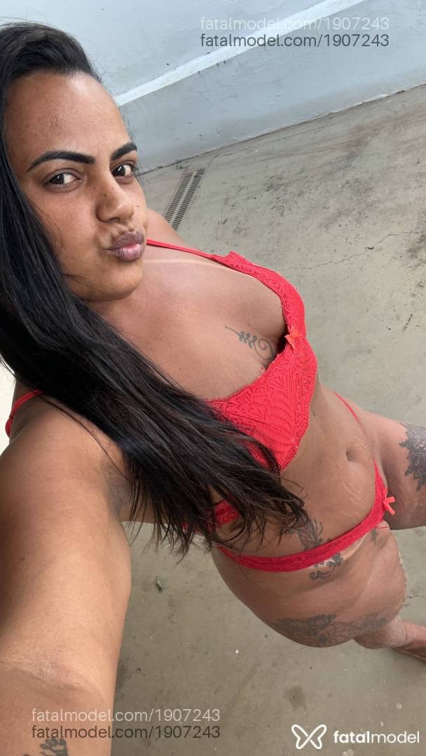 Acompanhante mulher morena (o) de olhos castanhos - Mônica