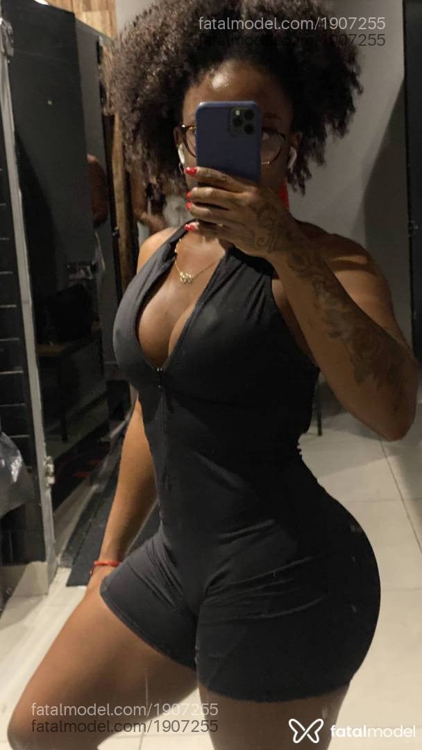 Acompanhante mulher com cabelo castanho de olhos castanhos em Jundiaí - Cacau Mendes
