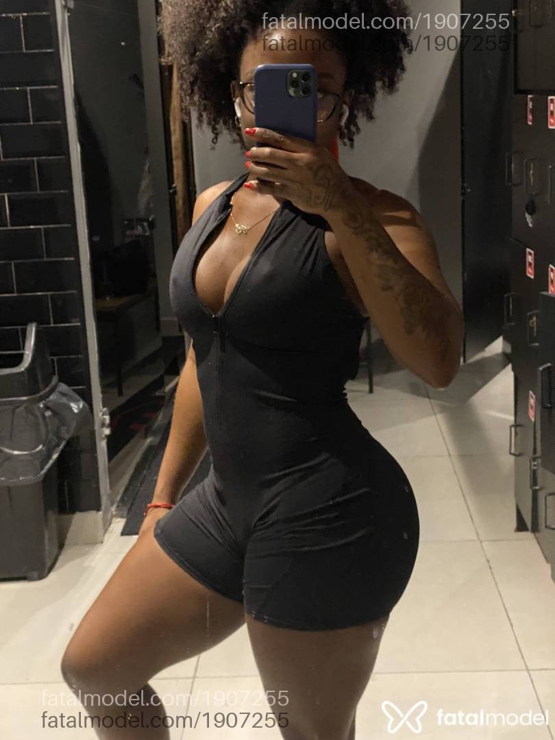 Acompanhante mulher com cabelo castanho de olhos castanhos em Jundiaí - Cacau Mendes