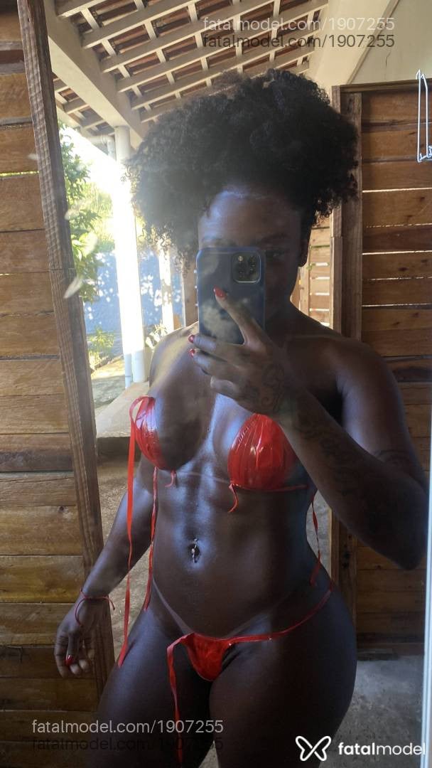 Acompanhante mulher com cabelo castanho de olhos castanhos - Cacau Mendes