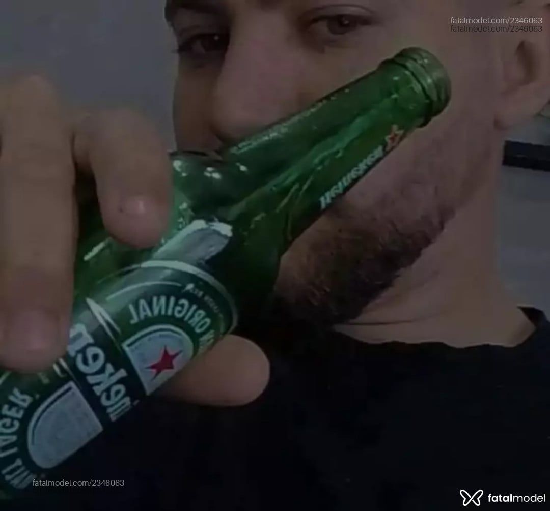 Acompanhante homem loira (o) de olhos verdes em Joinville - Eduardo