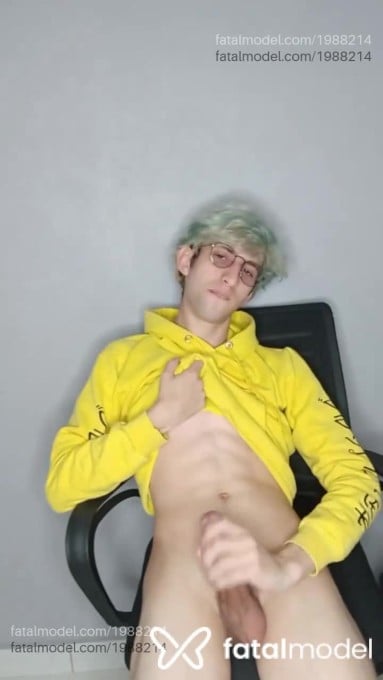 Acompanhante homem com cabelo castanho de olhos castanhos em Taquara Acompanhante homem com cabelo castanho de olhos castanhos em Taquara - Patrick Ramires