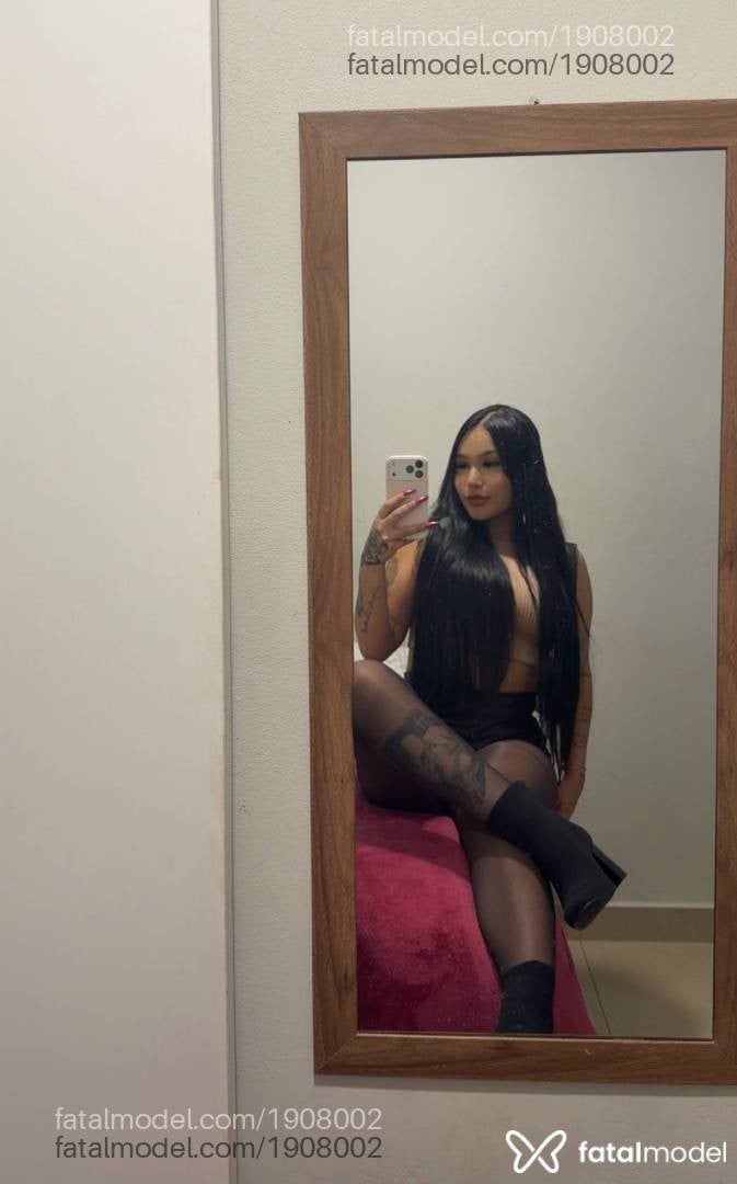 Acompanhante mulher morena (o) de olhos pretos - Bruna Fox