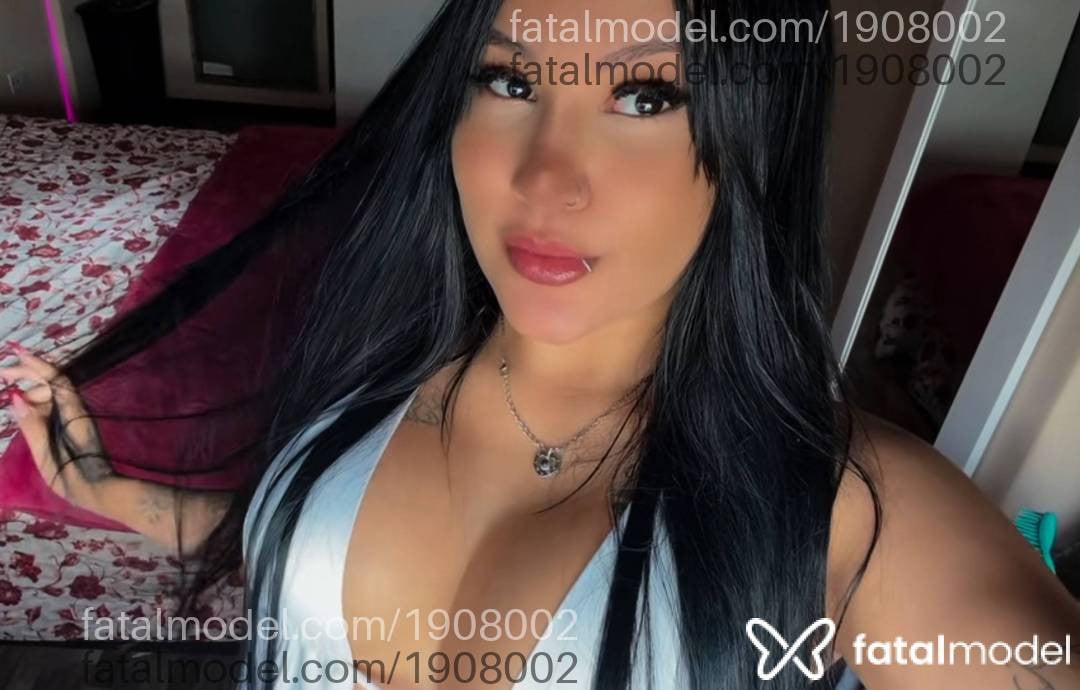 Acompanhante mulher morena (o) de olhos pretos - Bruna Fox