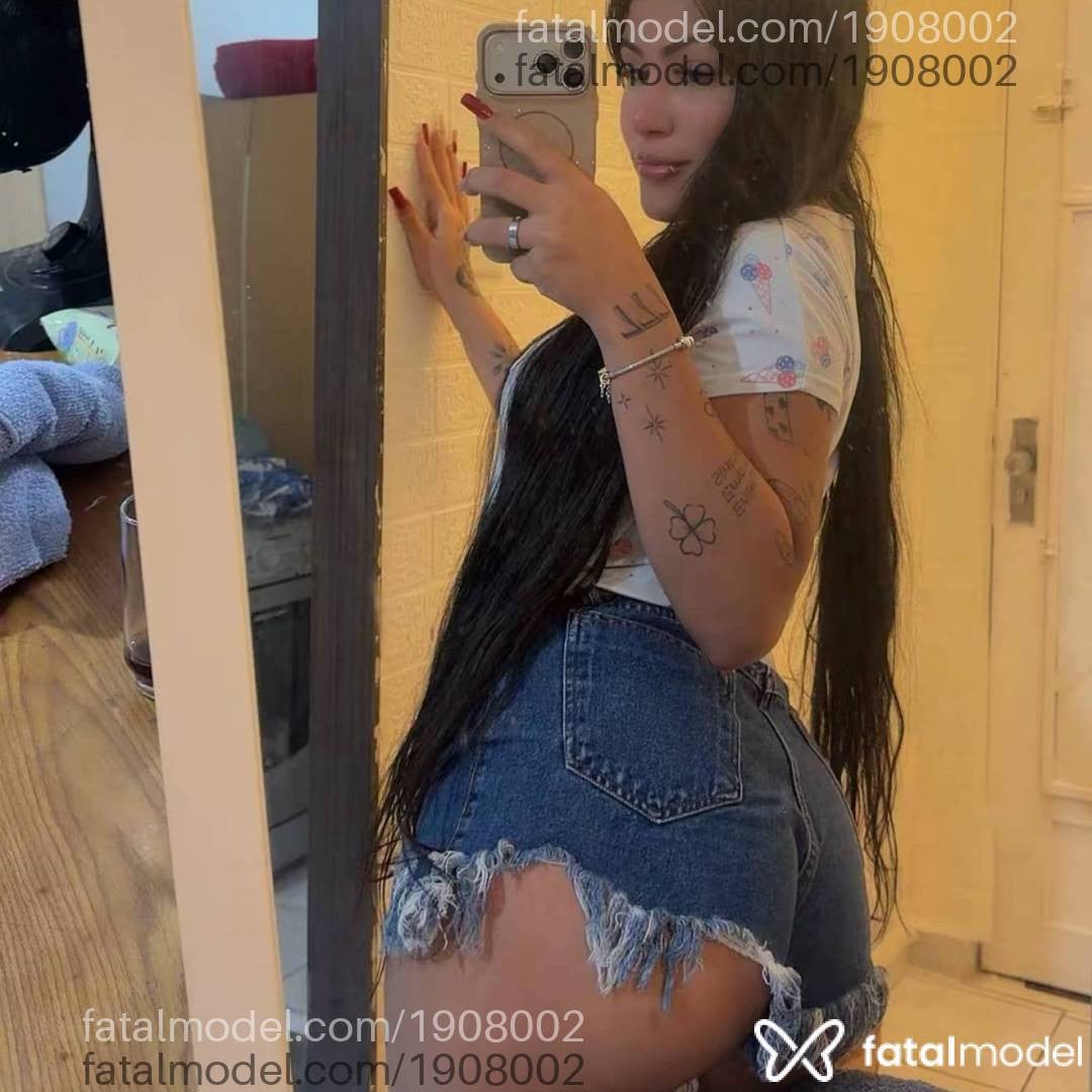 Acompanhante mulher morena (o) de olhos pretos - Bruna Fox