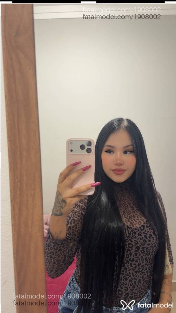 Acompanhante mulher morena (o) de olhos pretos - Bruna Fox